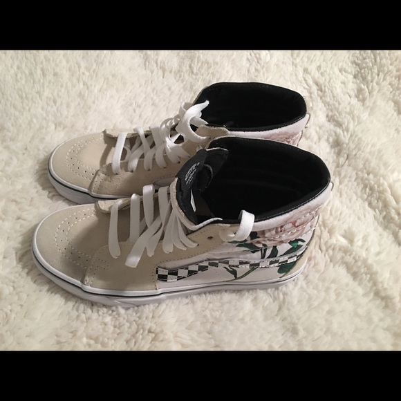 Vans - Picture 8 of 8